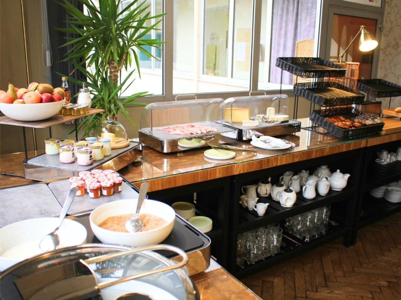Grand Hotel De Bourbon-Lancy - Spa Et Restaurant - Logis Екстериор снимка