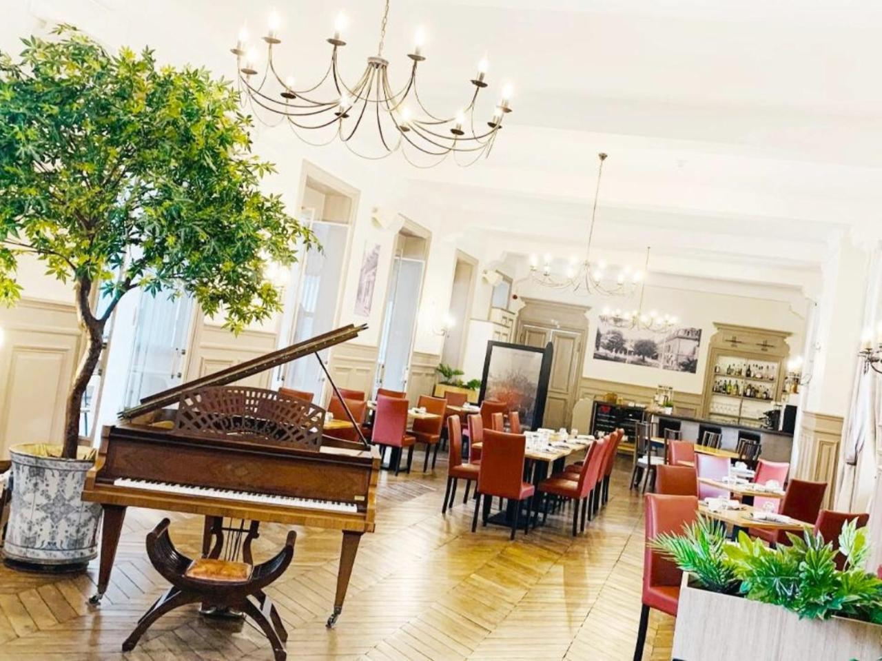 Grand Hotel De Bourbon-Lancy - Spa Et Restaurant - Logis Екстериор снимка