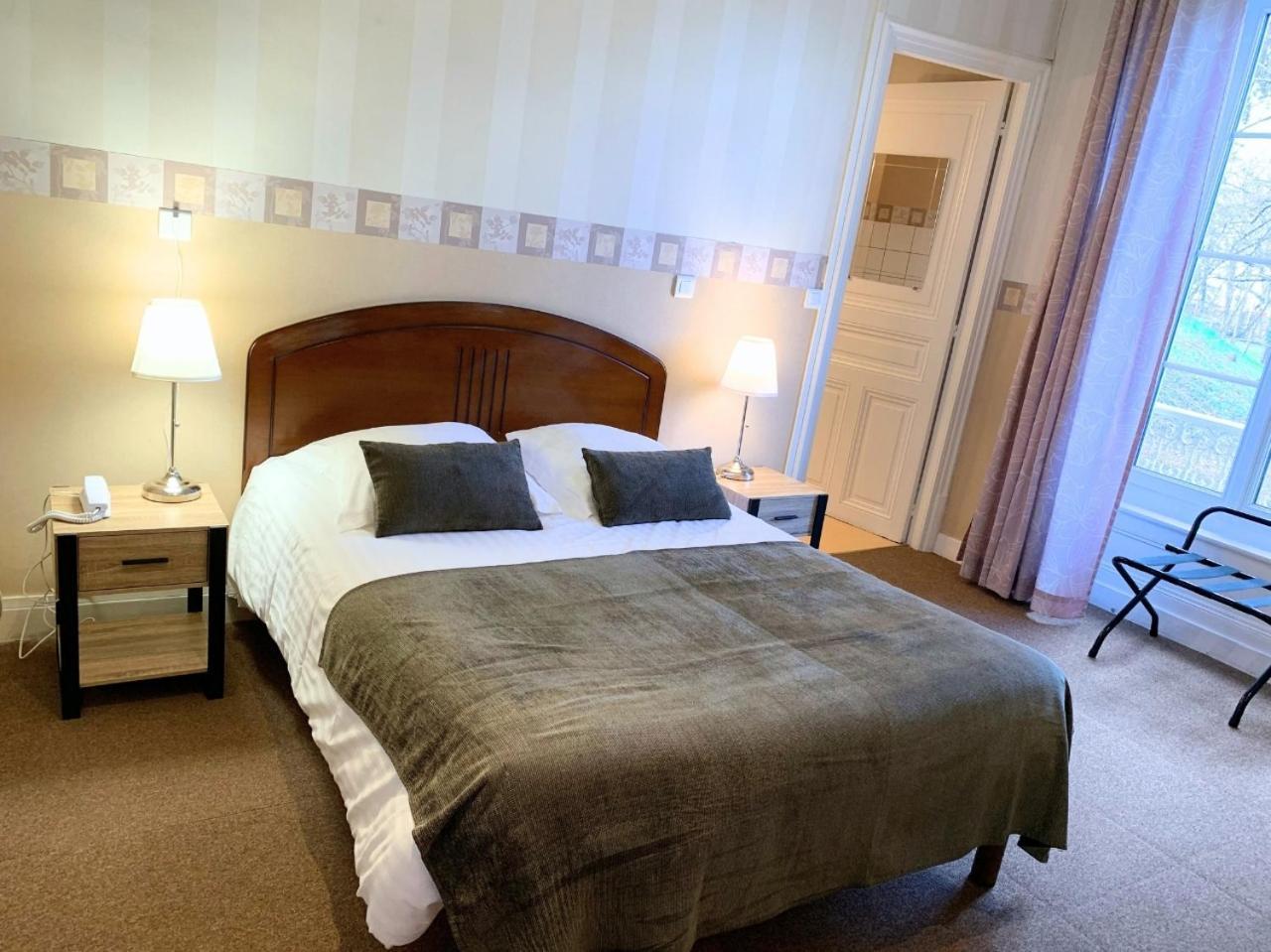 Grand Hotel De Bourbon-Lancy - Spa Et Restaurant - Logis Екстериор снимка