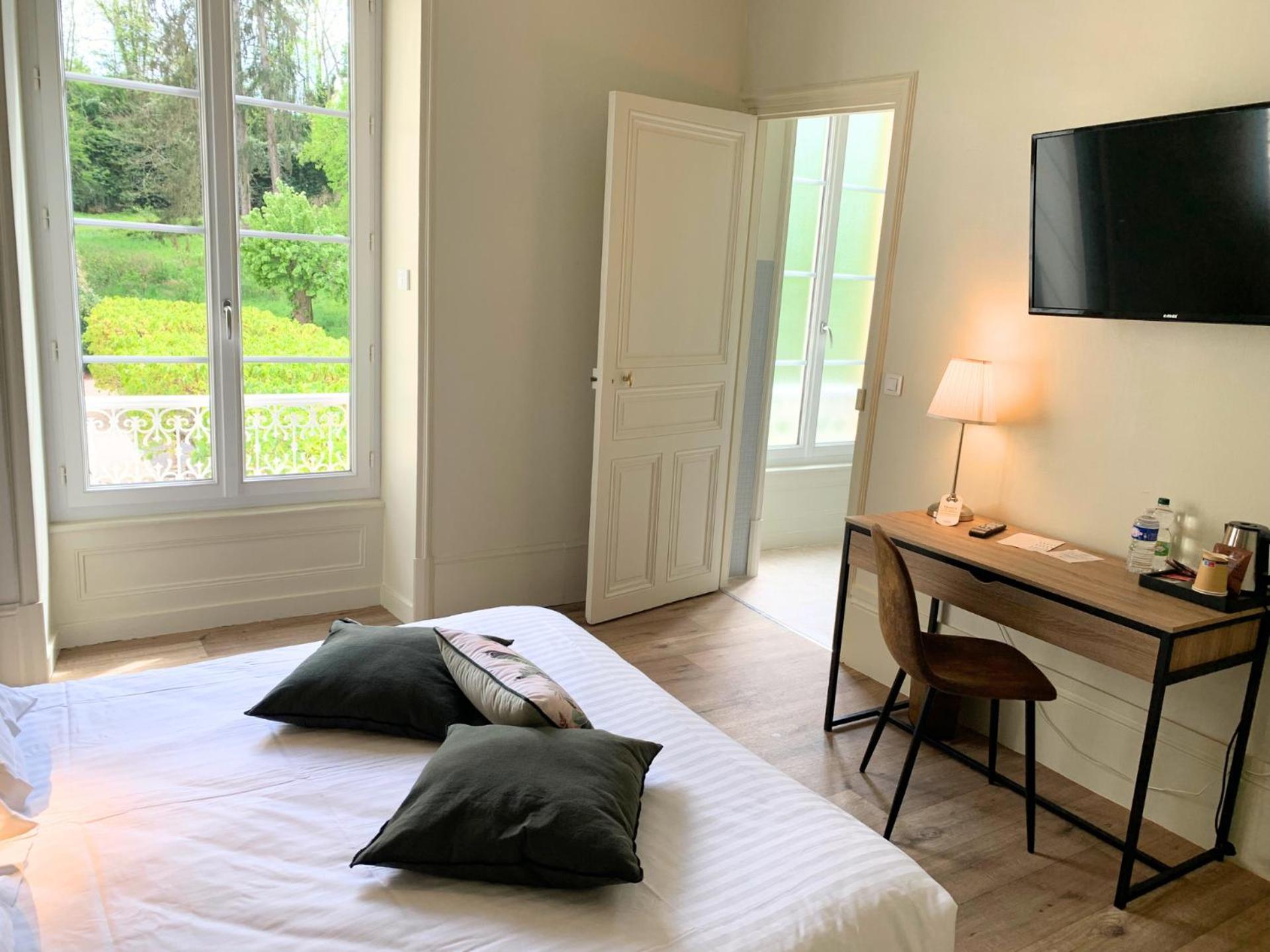 Grand Hotel De Bourbon-Lancy - Spa Et Restaurant - Logis Екстериор снимка